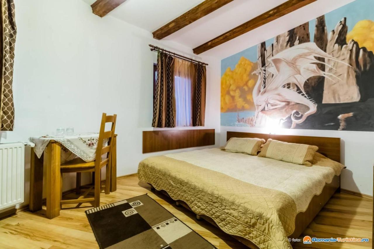 Pensiunea Casa Zmeilor Dragus Экстерьер фото
